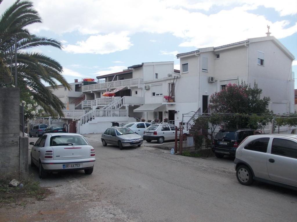 Apartments Idolga Bar Bagian luar foto